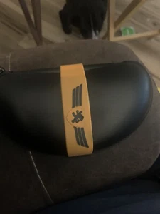 KHAN CLAM SHELL SUNGLASS EYE GLASS CASE - Picture 1 of 3