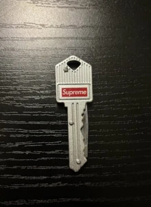 Supreme Key Keychain SS17 Utili Key Keychain - Picture 1 of 2