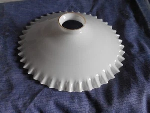 Vintage French 1940s Opaline Crinkle edge Glass Lamp shade - Picture 1 of 3