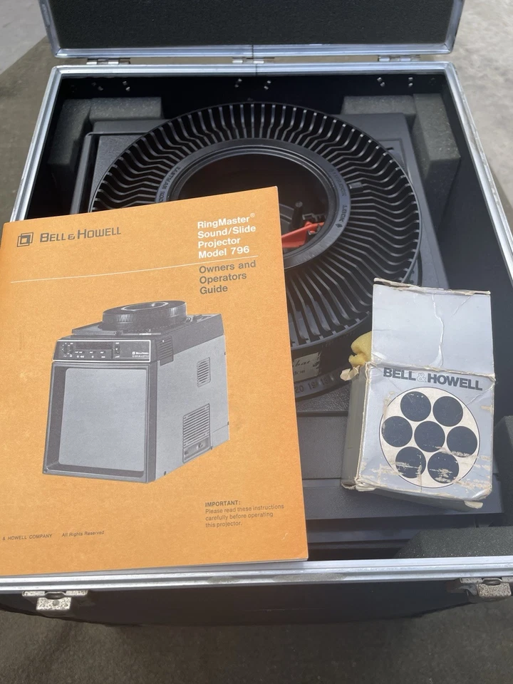 Vintage Bell & Howell Ringmaster Sound~ Slide Projector Viewer Model # 796 - Image 1 of 4