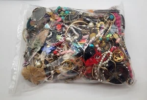 5lb BULK SCRAP LOT OF JEWELRY-ALL PIECES, PARTS, JUNK, CRAFT Bag#7 *READ - Picture 1 of 12