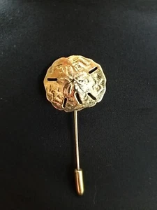 VTG Sand Dollar Gold Tone Stick Pin Brooch Tie Tack Ocean Nautical Hat Lapel - Picture 1 of 5