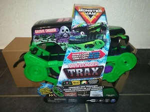 Spin Master RC - Grave Digger Trax 1:15 / Monster Jam / 2,4Ghz - USB - RTR NEW - Photo 1/18
