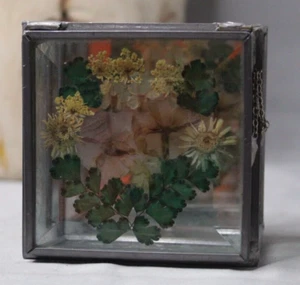 Glass Jewelry Trinket Box Pressed Flowers Hinged Lid Heavy Retro Elegant - Picture 1 of 14