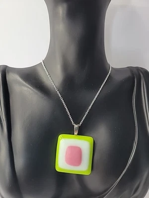 Collar Colgante Vintage Verde Blanco Rosa Cuadrado Tono Plata Joyería Disfraz Foto 1 de 4