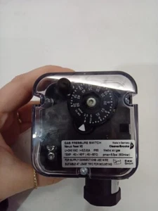🔥🔥Cleaver-Brooks by Honeywell C6097B3176 Pressure Switch 817-05633-000 - Picture 1 of 4
