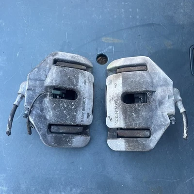 PINZA DELANTERA IZQUIERDA DERECHA BMW E60 E63 E65 535I 550I 645CI 650I 745I 750I CON PASTILLAS Foto 1 de 4