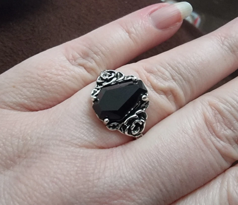 New Silver & Black Coffin Rose Finger Ring Gothic Ladies Jewellery Size 9/R½ S — 第 1/4 张图片