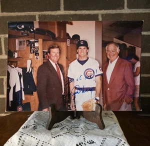 signiertes Pressefoto von Ryne Sandberg einem ehemaligen Cubs Baseballspieler 8×12 - Bild 1 von 7