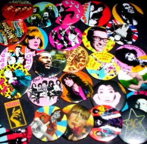 POP & ROCK PIN BADGES. 60's, 70's, BOWIE, WHO, SMALL FACES etc. 3 for £3.49. - Bild 1 von 10