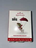2016 Hallmark Keepsake Ornament Paratrooper Snoopy The Peanuts Movie B5