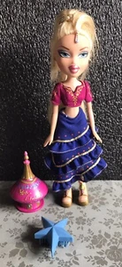 MUÑECA BRATZ 10"", CLOE MAGIC GENIE CON ATUENDO ORIGINAL; ¡BOTELLA Y PEINE GENIE, 2006! - Imagen 1 de 12