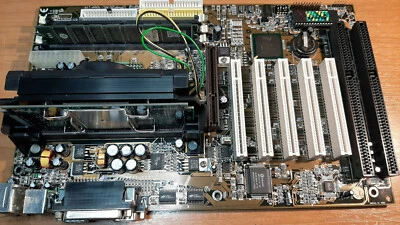 Superpower SP-P2LCX Slot 1 + Celeron 300MHz + 128MB Ram + GIFT GeForce FX5200LP - Image 1 of 4