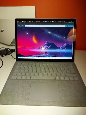 Microsoft Surface Laptop 2, 13.5" 128GB, 8GB RAM - Incluso caricatore originale - Immagine 1 di 4