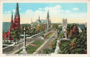 Grand Ave West From 9th Street Milwaukee, Wisconsin Vintage PC - Picture 1 of 2