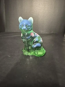 Vintage Fenton Glass Sitting Cat Opalescent Green Hand Painted Flowers Signed - Picture 1 of 7