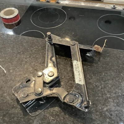 Ford Fairlane 1962 LH capó bisagra C2OZ-16797-A como nuevo Foto 1 de 4