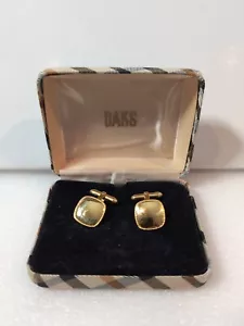 Vintage Daks Cufflinks Gold Tone With Case - Picture 1 of 3
