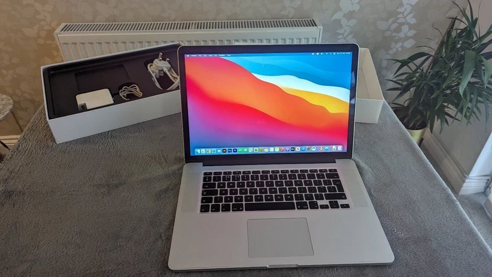  Apple MacBook Pro 15in i7 Quad 2.3GHz - 1 TB SSD/16GB -Nvidia GT 750M- ME294B/A - Image 1 of 4