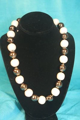 NOVO - KAZURI 22" DORIA Colar de Contas Bronzeado e Dourado sku #1499 - Imagem 1 de 4