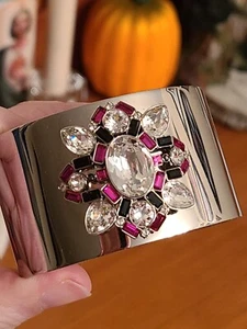 Swarovski Rhodium plated Cuff Bracelet from 2016 collection. Size Medium. - Picture 1 of 20