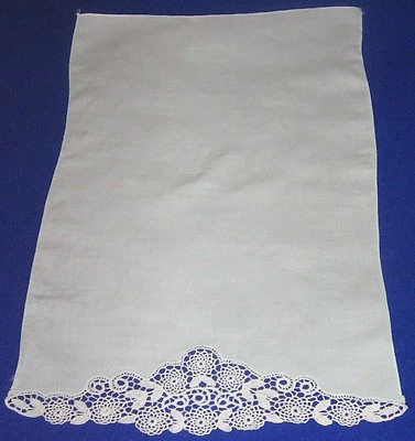 Pale Green Handkerchief with Lace Accents - SHIPPING INCLUDED — 第 1/2 张图片