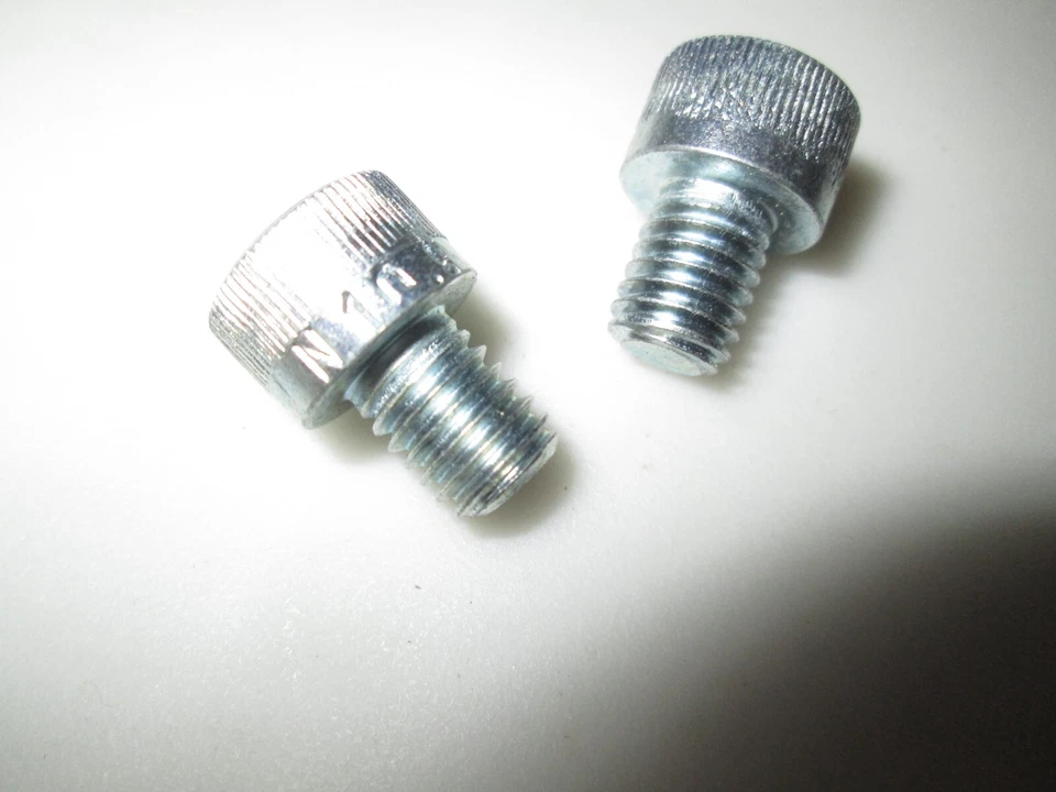 2- 92001-1142 KAWASAKI BOLTS - Image 1 of 1