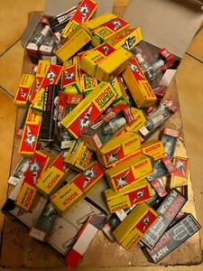 Konvolut: Knapp 100 Zünkerzen Bosch und Champion NOS 60er/70er/80er Oldtimer - Bild 1 von 1