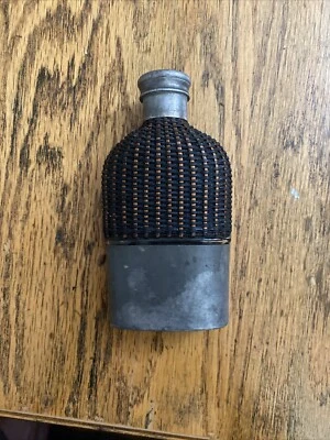 Hermoso frasco de campaña de oficiales victoriano antiguo de mimbre raro de la Primera Guerra Mundial Foto 1 de 4