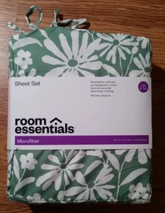 Room Essentials 3 piece Twin Bed Set, Green with White Floral, NEW - Picture 1 of 6