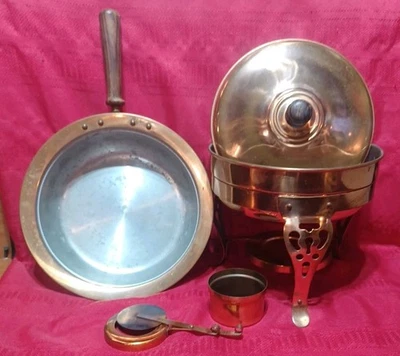 Sartén de calentamiento de rozaduras de cobre vintage, tapa, soporte de latón, bote de combustible con mango de madera Foto 1 de 4
