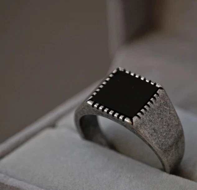 Anillo de sello plano de ónix negro vintage para hombre de plata esterlina y hombre Foto 1 de 4