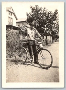 Original Snapshot Photograph 1930s Man Hat With Bicycle - Picture 1 of 2