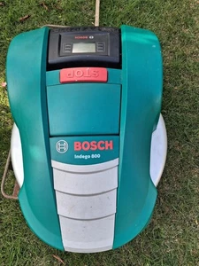 Bosch Indego 800 Mähroboter mit Ladestation und Netzteil Gebraucht, defekt - Bild 1 von 8
