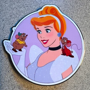 PIN CINDERELLA GUS & JAQ 3" JUMBO FANTASY PIN MICE ON SHOULDER AND IN HAND - Picture 1 of 2