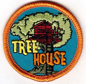 TREE HOUSE Iron On Patch Playhouse Children - Picture 1 of 2