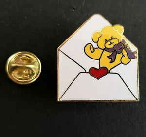 Cute Vintage Enamel Yellow Bear w Purple Bow & Heart in Envelope Lapel Hat Pin - Picture 1 of 1