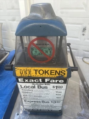 VINTAGE   FARE BOX NYC BUS TOKENS COIN NYC TRANSIT - PUBLIC TRANSPORTATION - Image 1 of 4