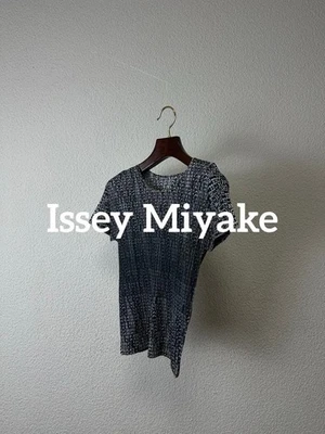 TOPS JEANS USADOS PREGAS POR FAVOR LOGOTIPO BOM - Imagem 1 de 4