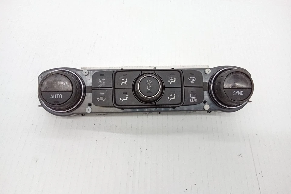 2021 GMC Acadia Climate AC Heater Control OEM - Image 1 of 4