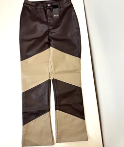 Nasty Gal braune Kunstleder Chevron Schlaghose Größe 4 neu mit Etikett Retro Y2K-Stil - Bild 1 von 12
