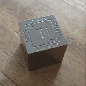 Lingote / pisapapeles de Titanio (Ti) de 5oz (aprox. 155g) en forma de cubo - Imagen 1 de 3