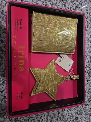 Новый 2шт TRINA TURK дорожный набор - паспорт чехол + багаж ярлык - Золотая звезда - в коробке - Изображение 1 из 4