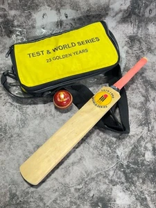 Vintage - Test & World Series Cricket Bundle - Lunch Bag, Mini Bat and Ball - Picture 1 of 6