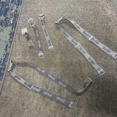 Juego completo de correas de asiento elevador para asiento de bebé Bumbo para Booste usado Foto 1 de 4