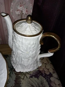 Antigua porcelana de hueso fino dorado de roble inglés de Royal Stafford  - Imagen 1 de 2