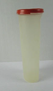 Tupperware Spaghetti Container 1661-5 With Red Snap On Lid 1607-1 - Imagen 1 de 2