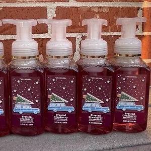 4 NEW Bath & Body Works Frosted Cranberry Foaming Hand Soap 8.75 fl oz/bottle - Picture 1 of 1