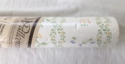 C & A Wallcoverings Wallpaper Vintage Floral Print 56.37 Sq Ft USS3101 - Image 1 of 4