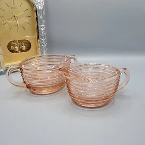 Crema de vidrio Pink Anchor Hocking Manhattan Depresión y azucarero abierto - Imagen 1 de 10